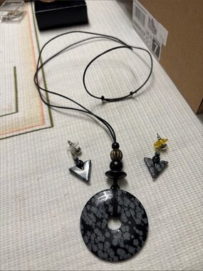 Black and Gray Snowflake Obsidian Donut Pendant Necklace Set